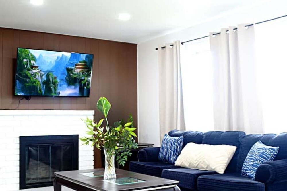 Photo of Livingroom in Cupertino
