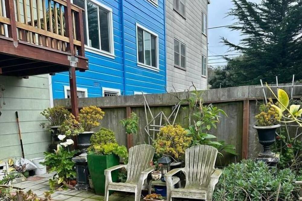 Photo of Others in Outer Sunset
