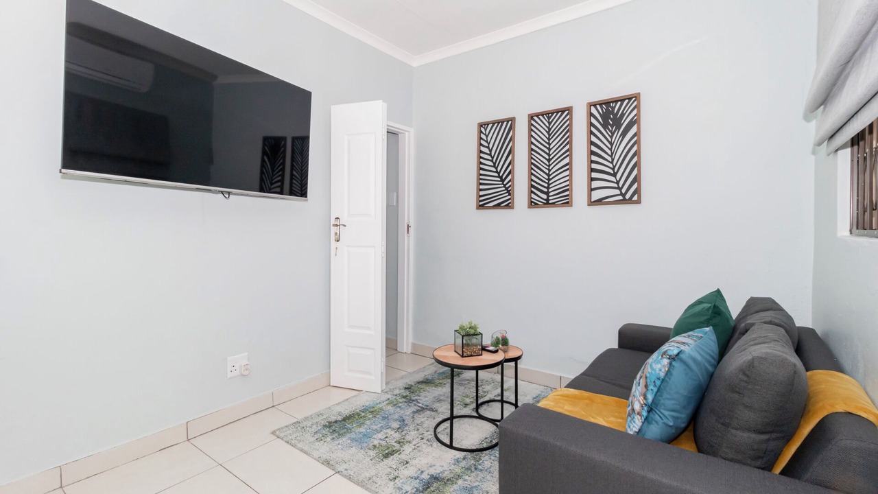 Photo of Livingroom in Greater Johannesburg Metropolitan Area