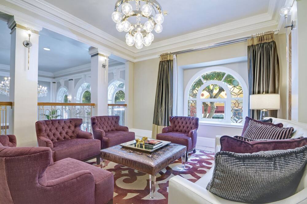 Photo of Livingroom in Lower Nob Hill