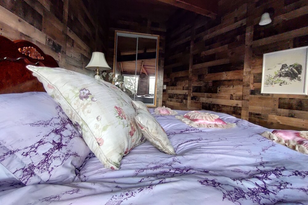 Photo of Bedroom in Los Gatos