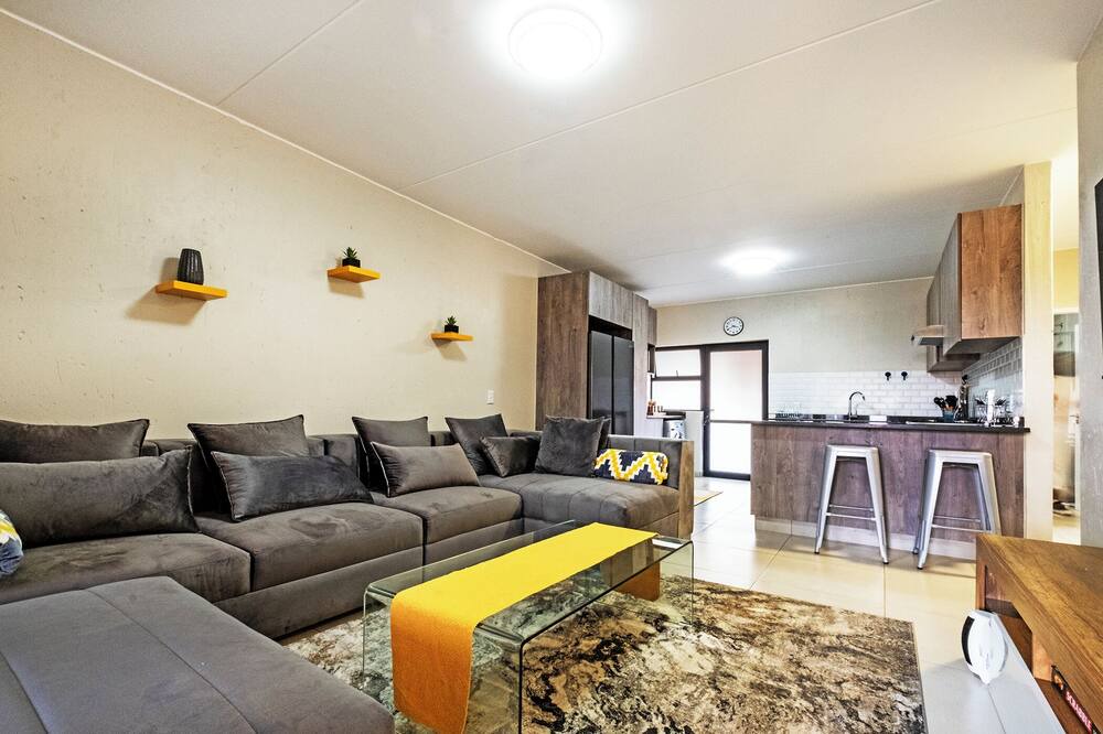 Photo of Livingroom in Ekurhuleni