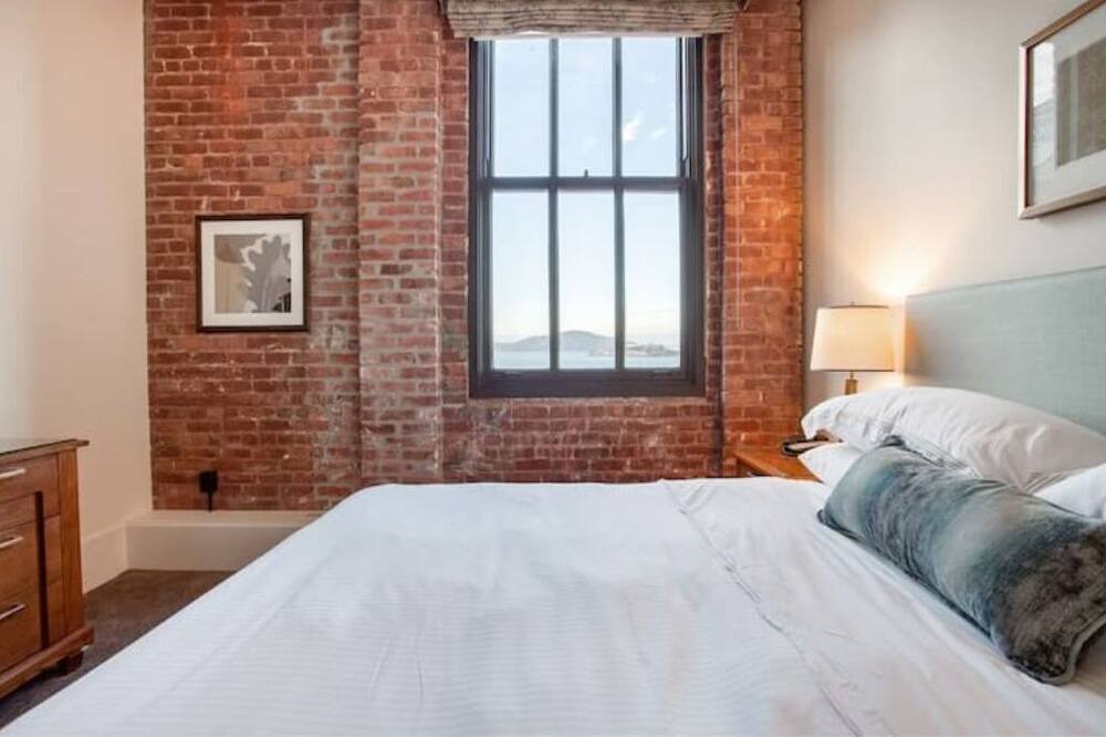 Photo of Bedroom in Marina District