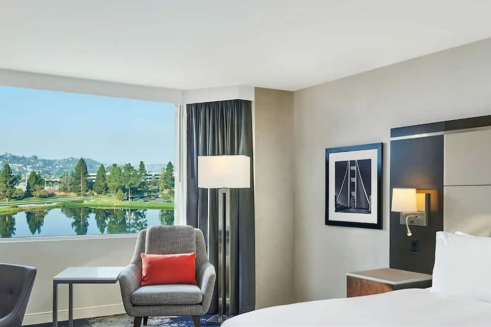 Photo of Bedroom in Redwood Shores