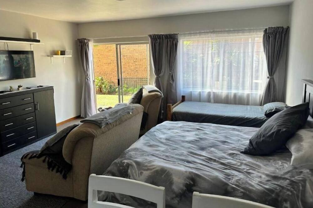 Photo of Bedroom in Gonubie