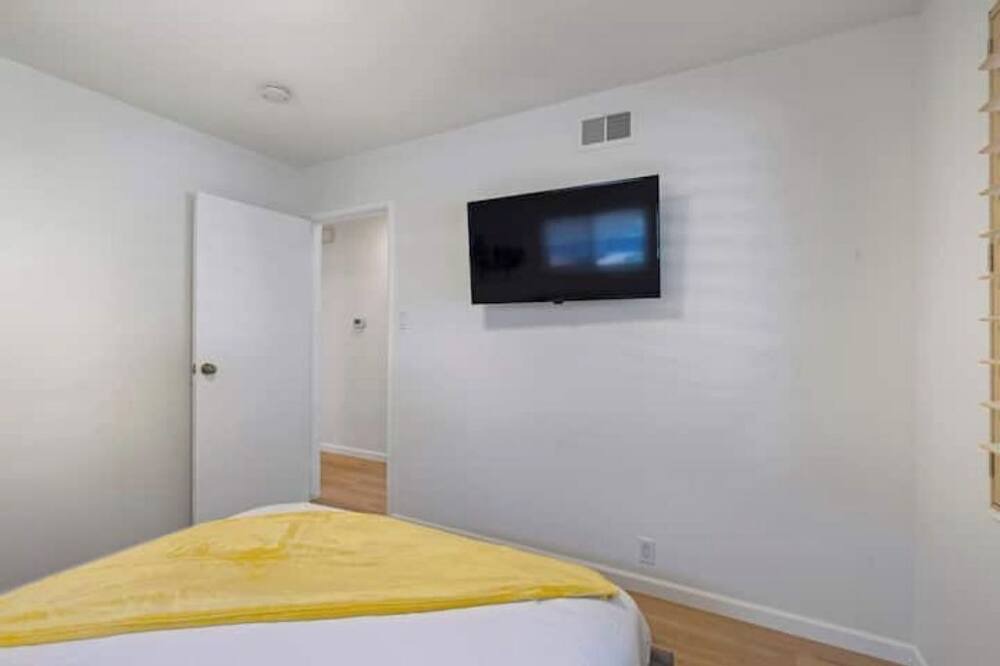 Photo of Bedroom in Pleasant Hill