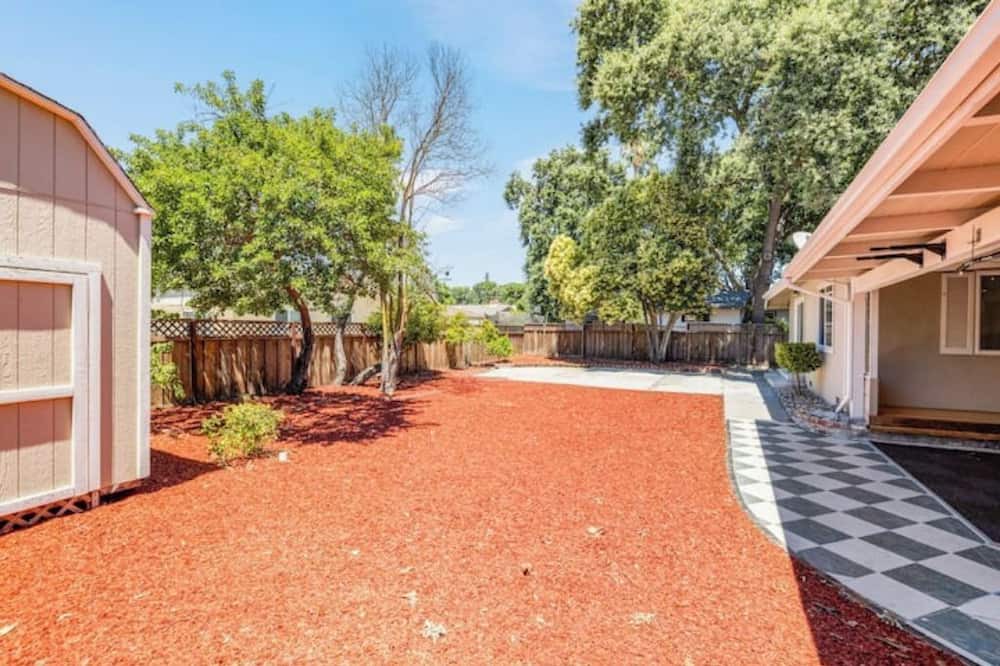 Photo of Outdoor in Pleasant Hill