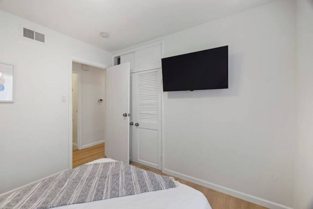 Photo of Bedroom in Pleasant Hill