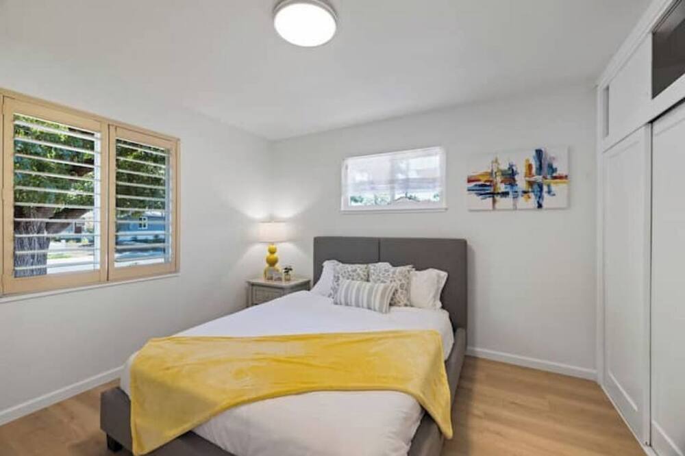 Photo of Bedroom in Pleasant Hill