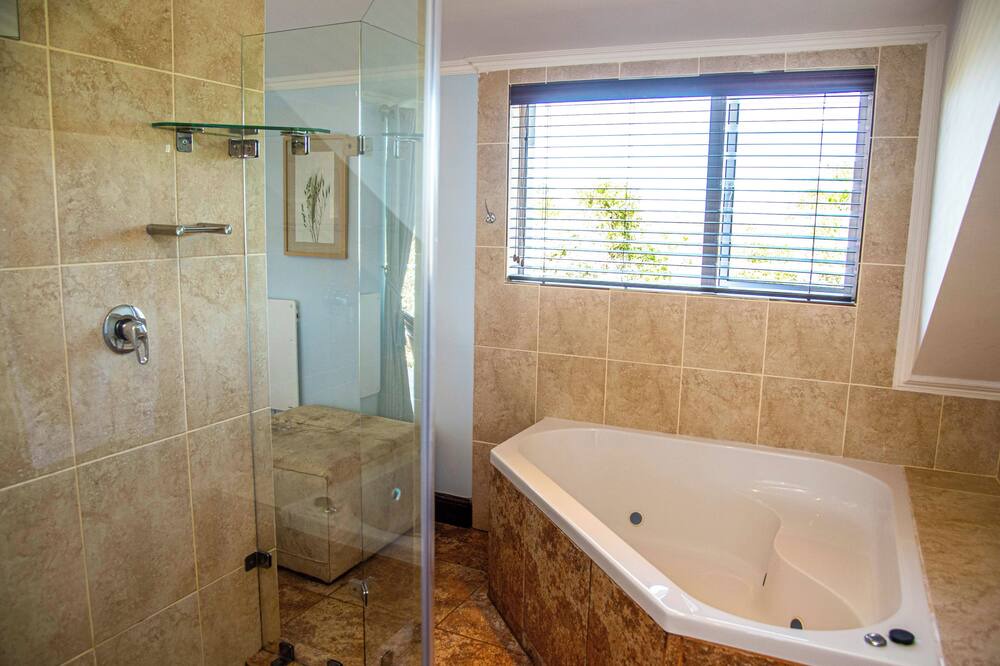 Photo of Bathroom in Knysna