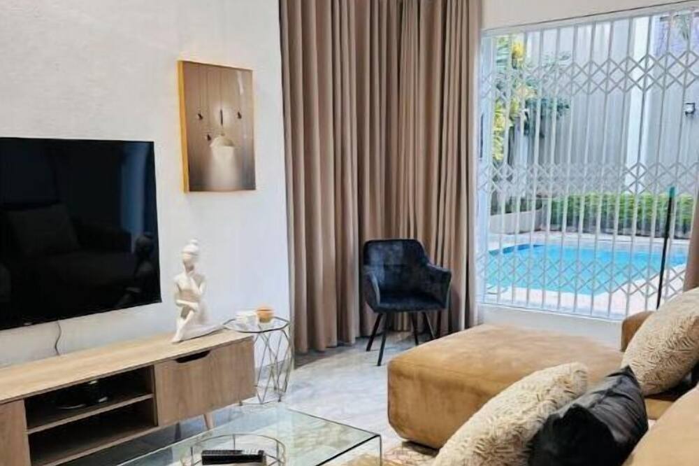Photo of Livingroom in Berea