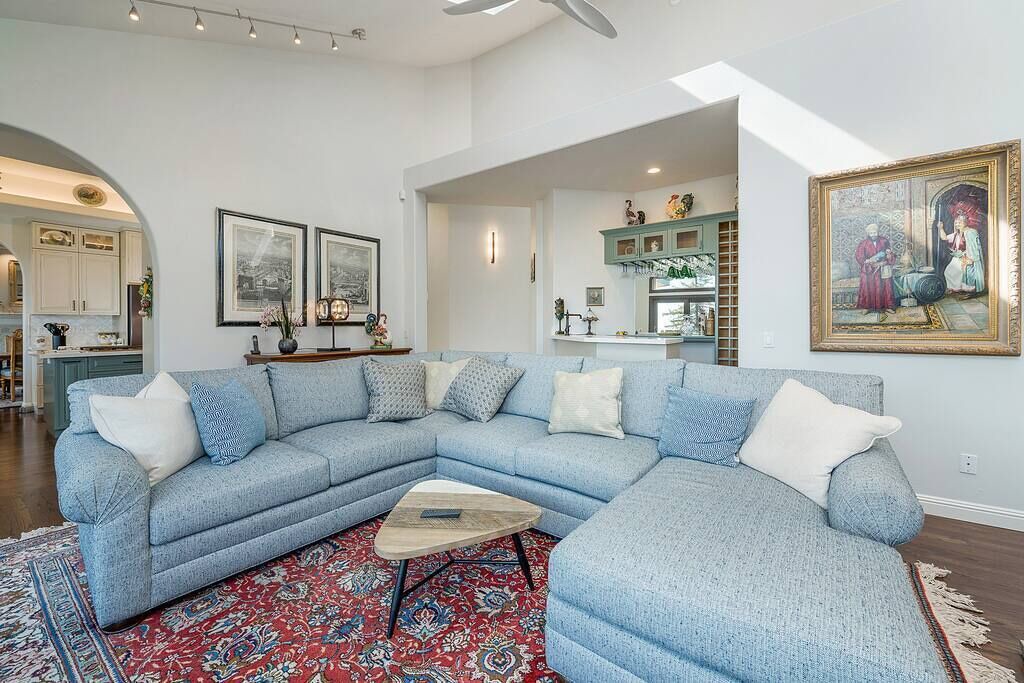 Photo of Livingroom in Larkfield-Wikiup
