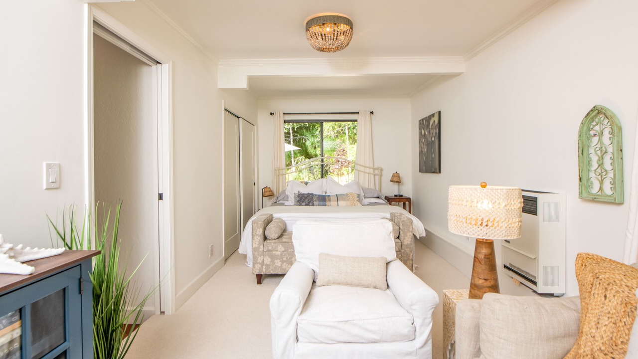 Photo of Livingroom in Lagunitas-Forest Knolls