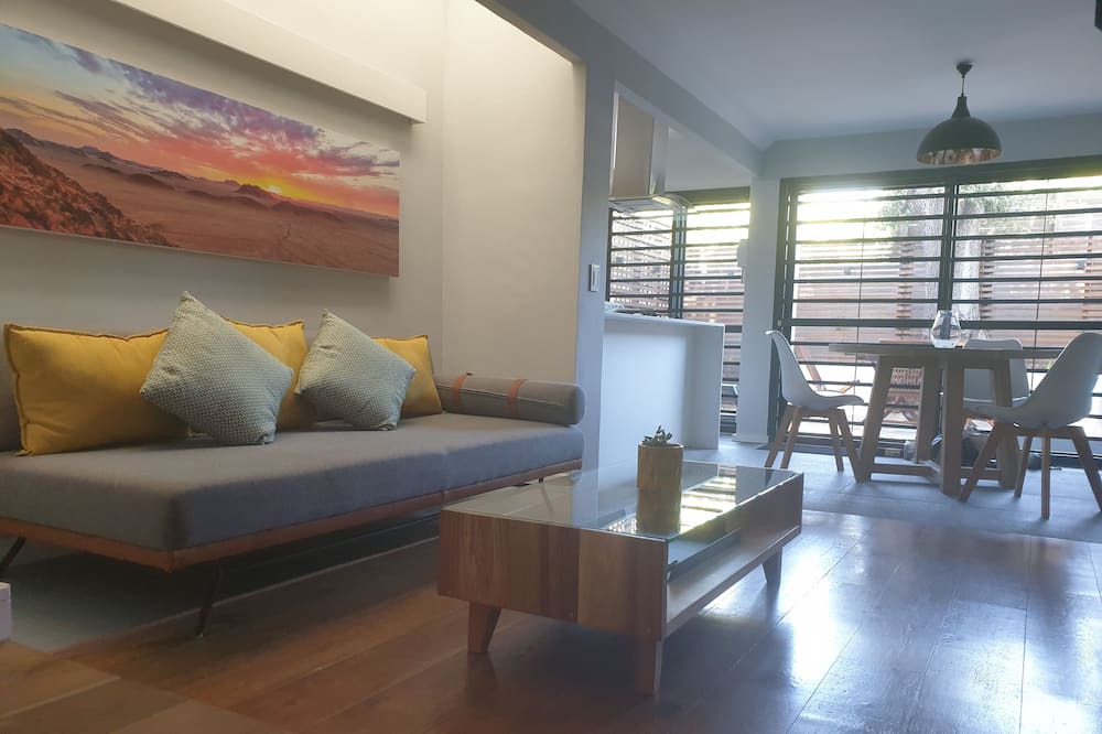 Photo of Livingroom in Plumstead