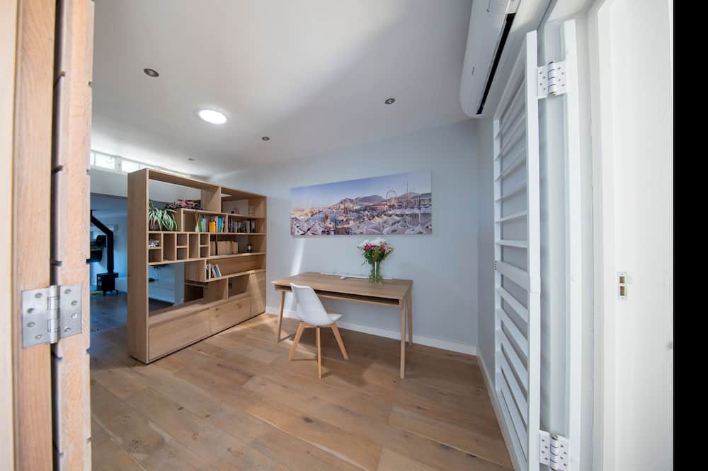 Photo of Bedroom in Plumstead
