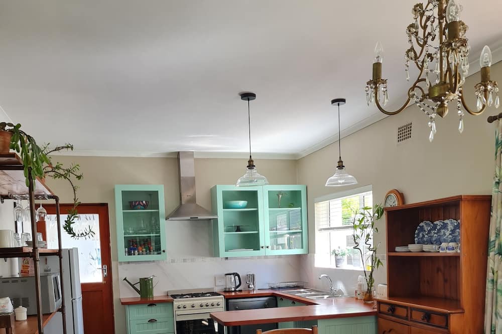 Photo of Kitchen in Gordons Bay Central