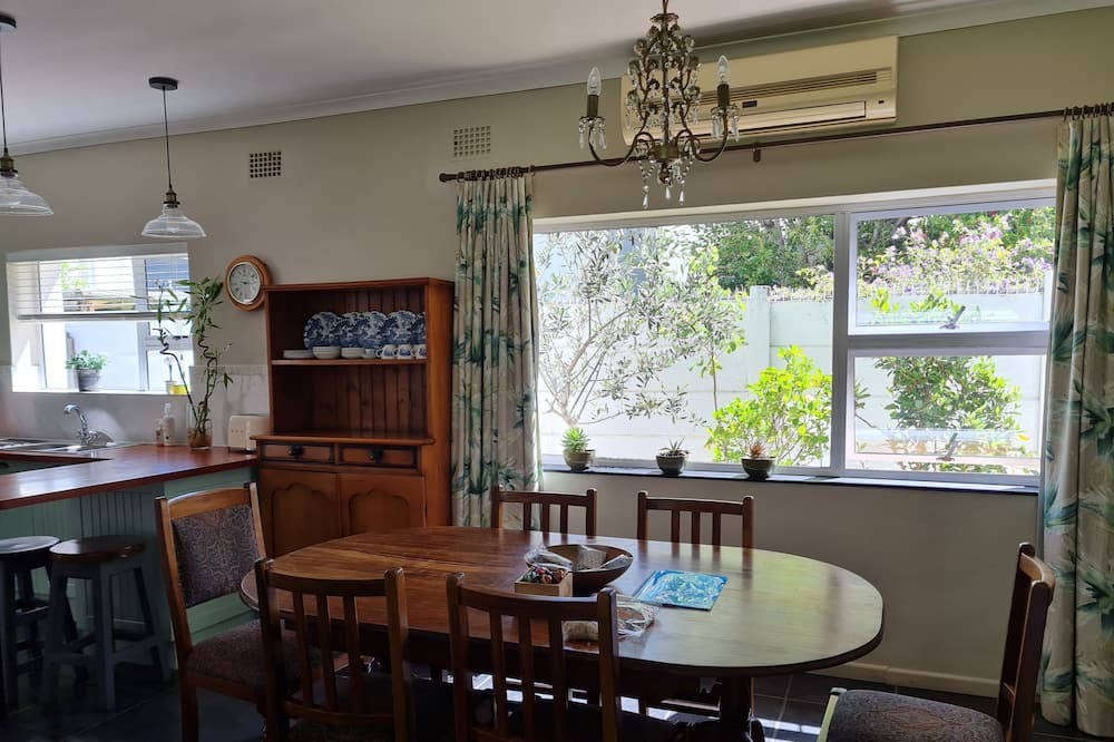 Photo of Kitchen in Gordons Bay Central
