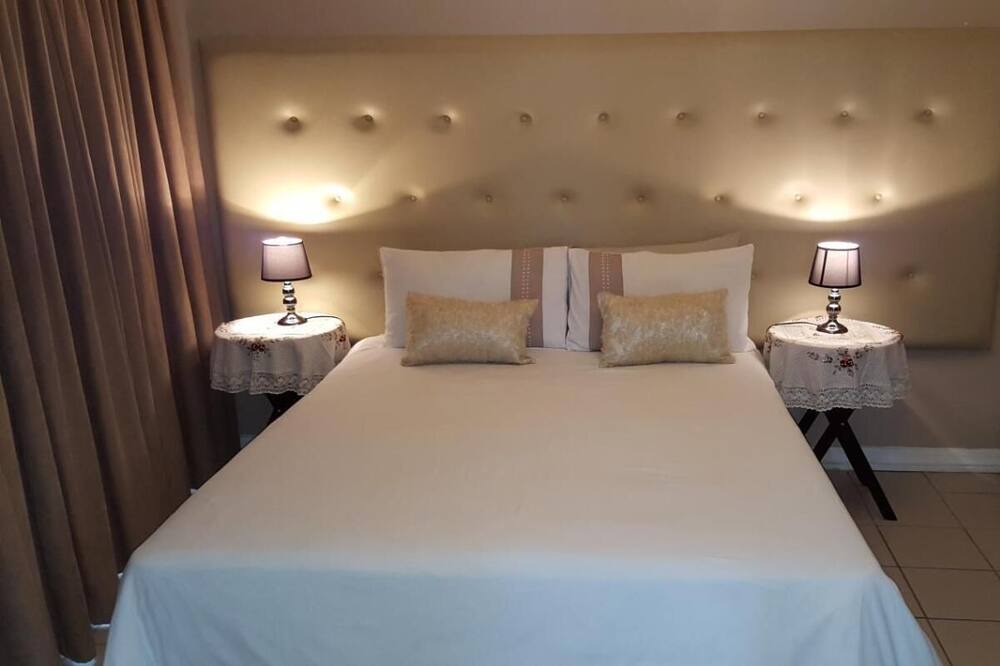 Photo of Bedroom in Rondebosch East