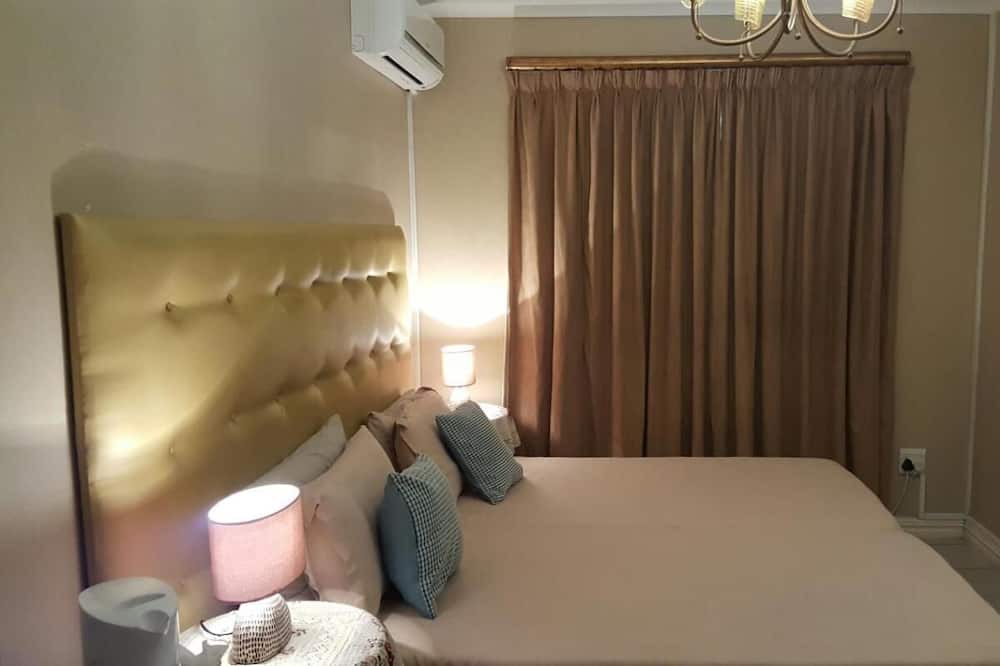 Photo of Bedroom in Rondebosch East