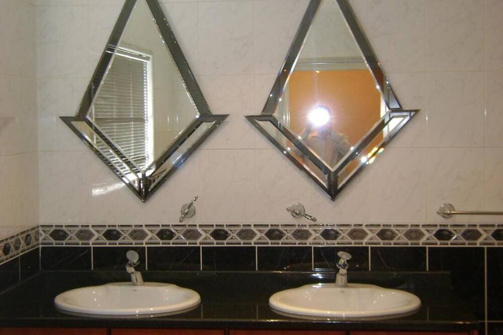 Photo of Bathroom in Rondebosch East