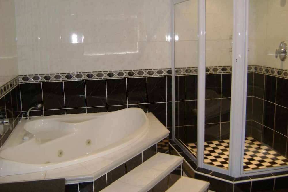 Photo of Bathroom in Rondebosch East