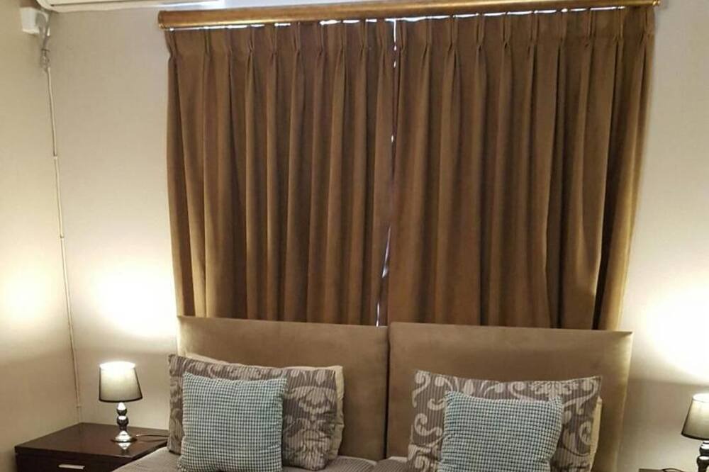 Photo of Bedroom in Rondebosch East