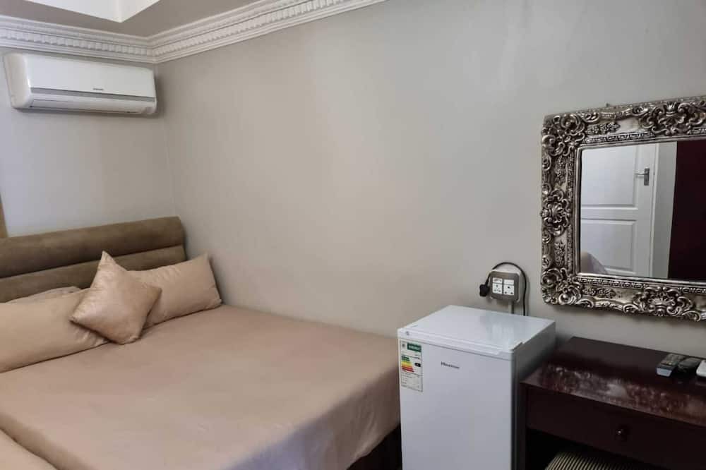 Photo of Bedroom in Rondebosch East