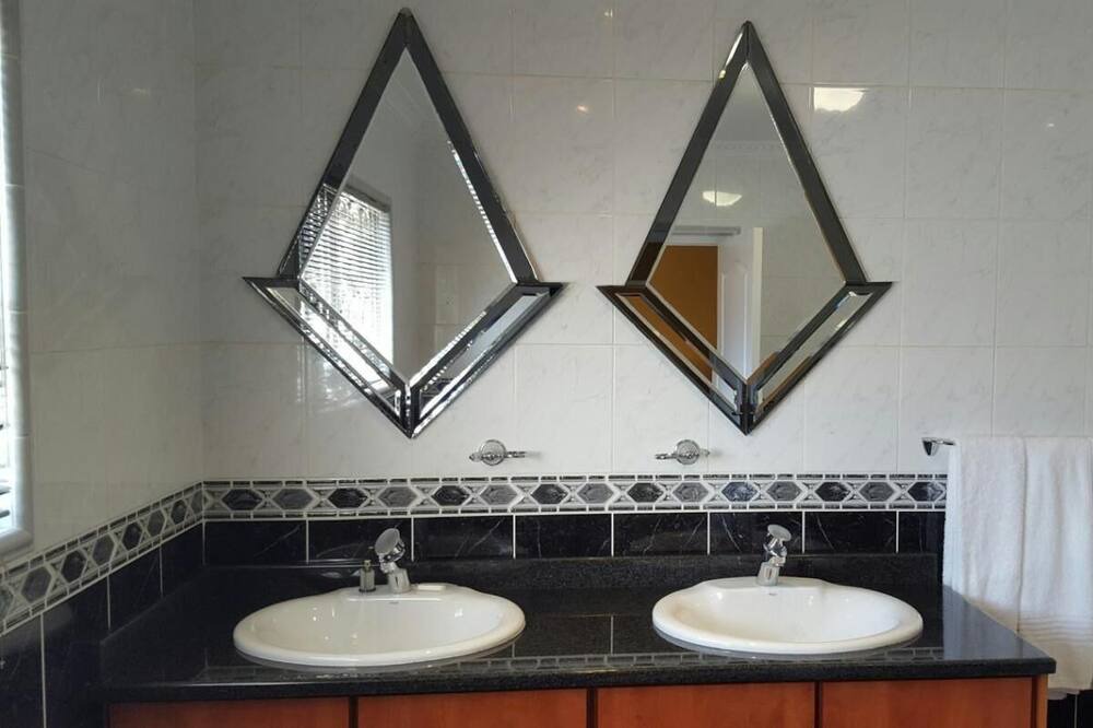 Photo of Bathroom in Rondebosch East