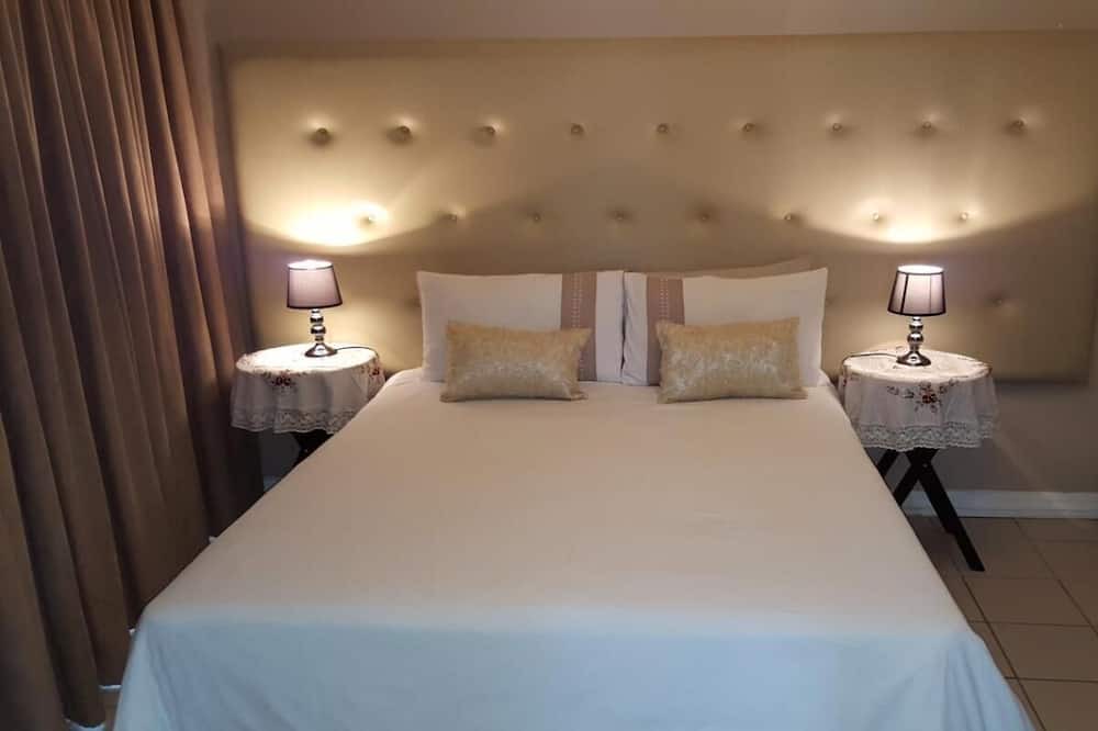 Photo of Bedroom in Rondebosch East