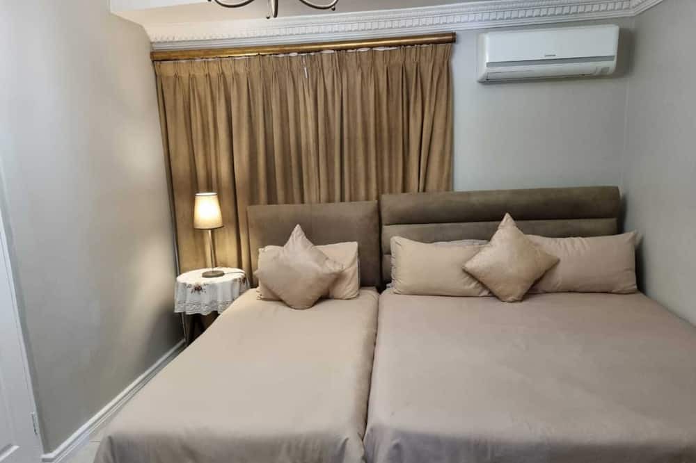 Photo of Bedroom in Rondebosch East