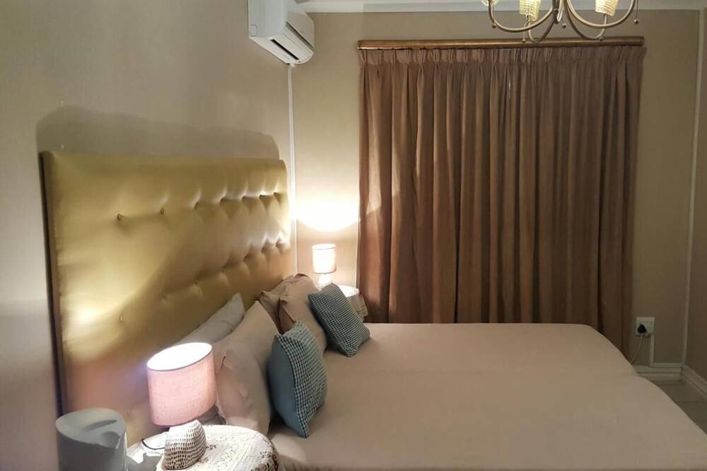 Photo of Bedroom in Rondebosch East