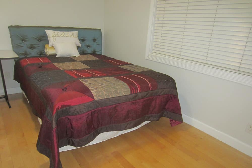 Photo of Bedroom in Claremont Hills