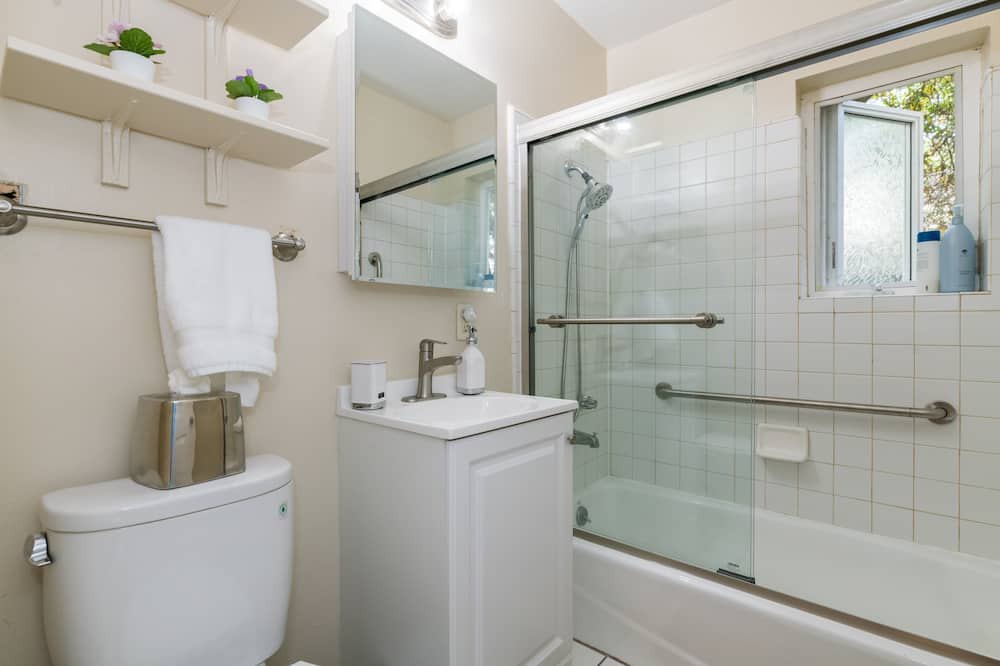 Photo of Bathroom in Crescent Park