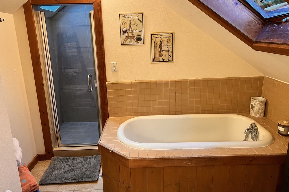 Photo of Bathroom in Freestone