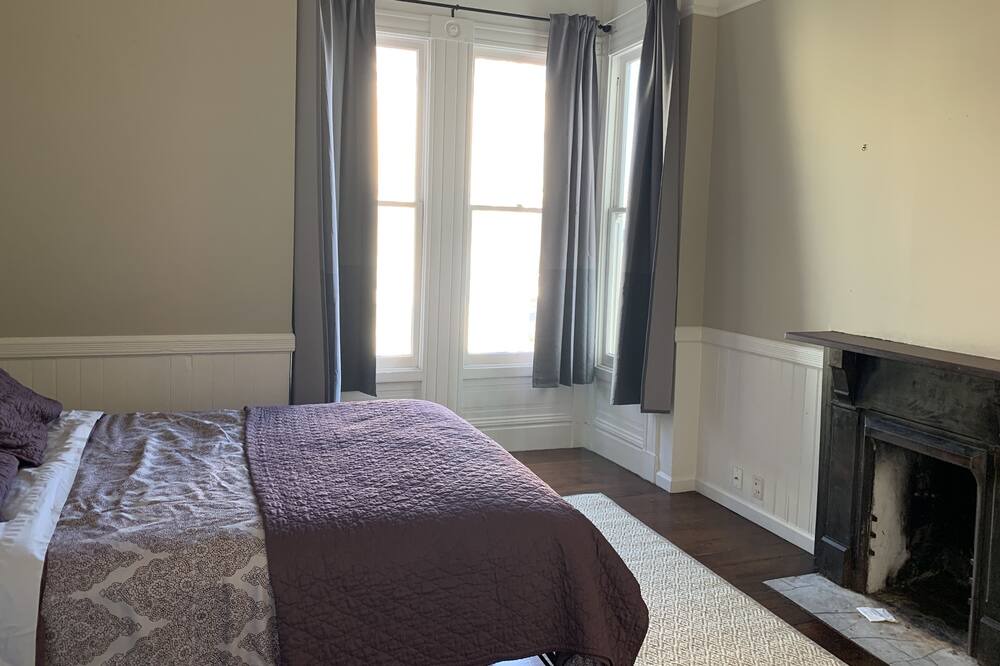 Photo of Bedroom in Lower Pacific Heights