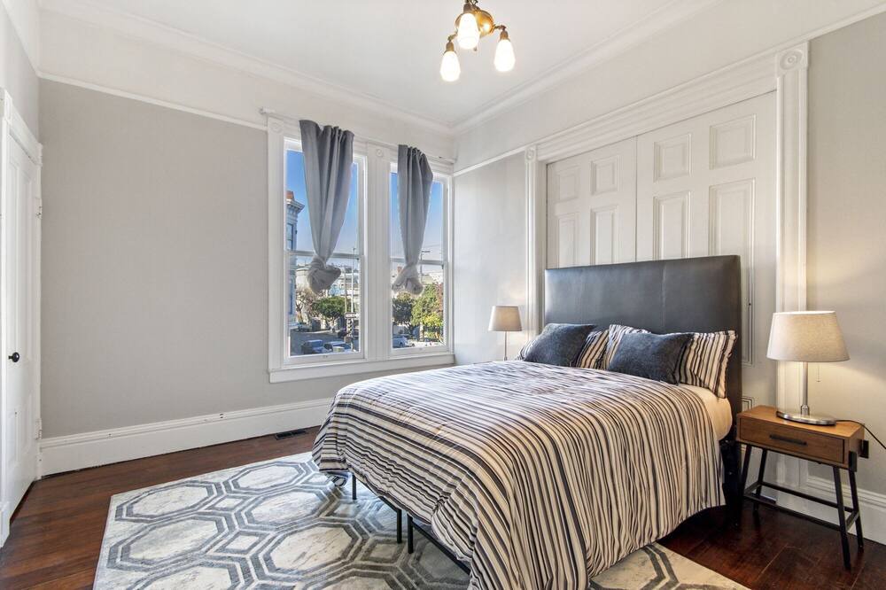 Photo of Bedroom in Lower Pacific Heights