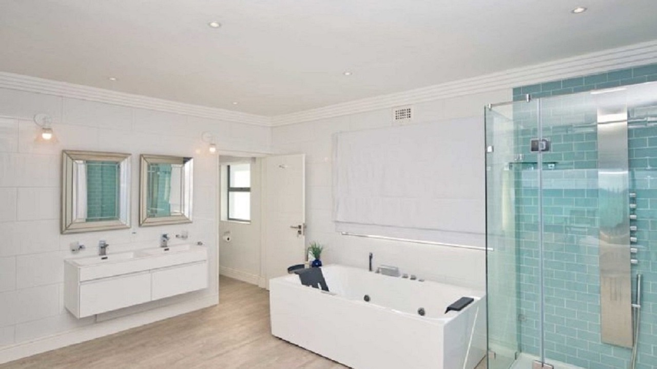 Photo of Bathroom in Struisbaai