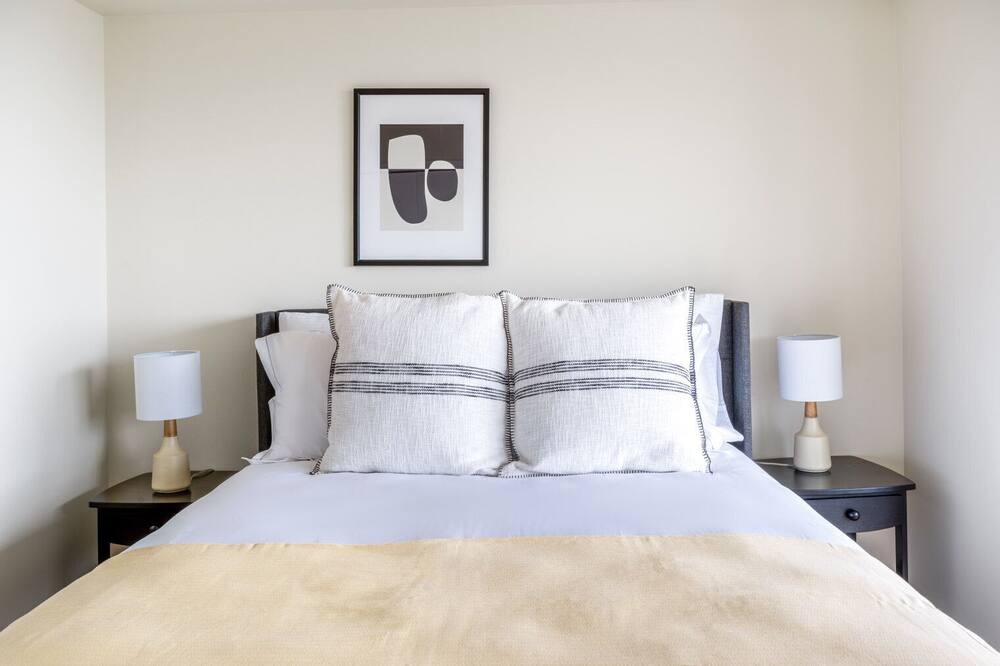 Photo of Bedroom in Central San Mateo