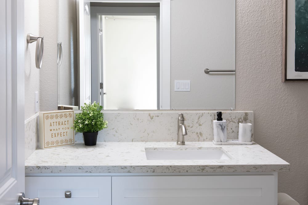 Photo of Bathroom in North Oak Park