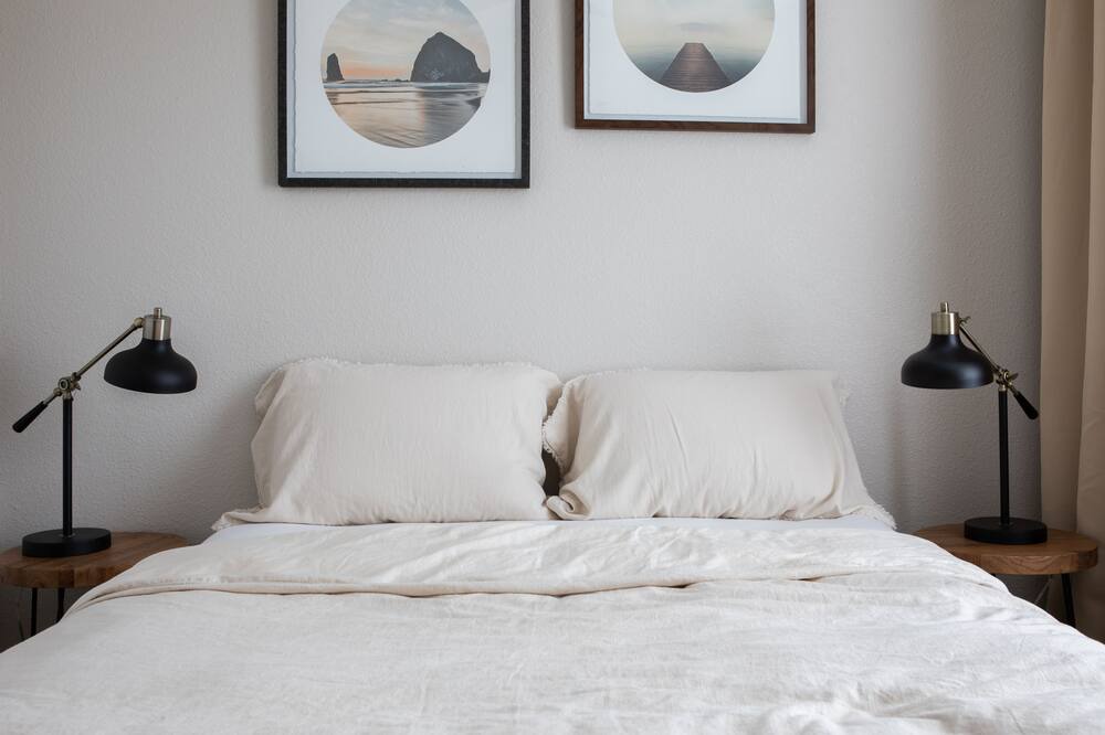 Photo of Bedroom in North Oak Park