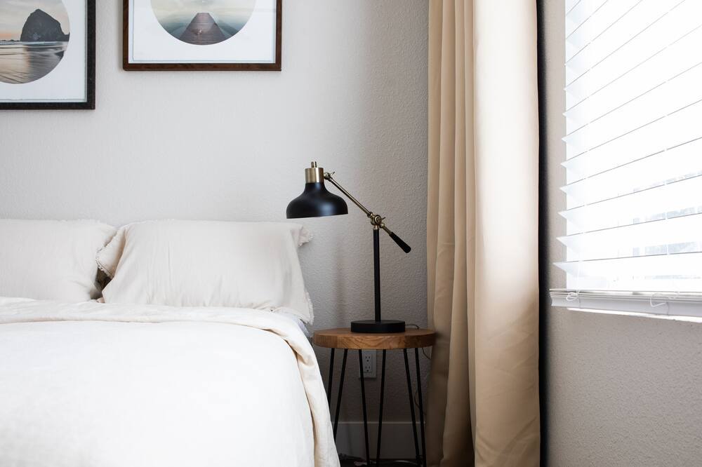 Photo of Bedroom in North Oak Park