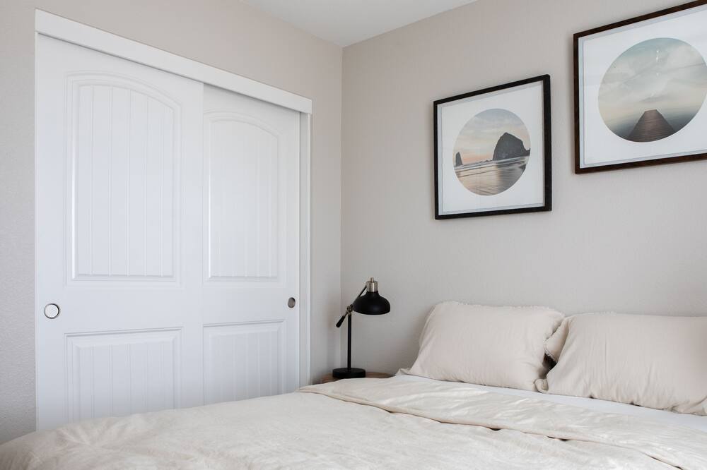 Photo of Bedroom in North Oak Park