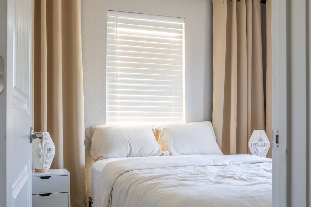 Photo of Bedroom in North Oak Park