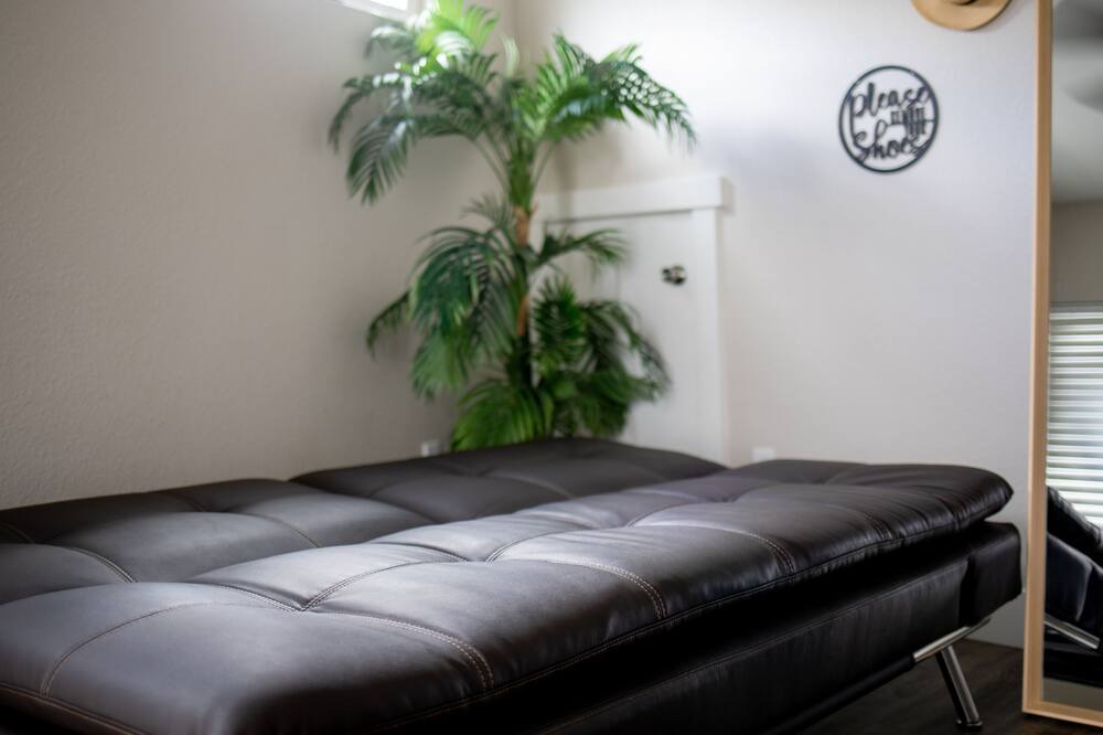 Photo of Livingroom in North Oak Park