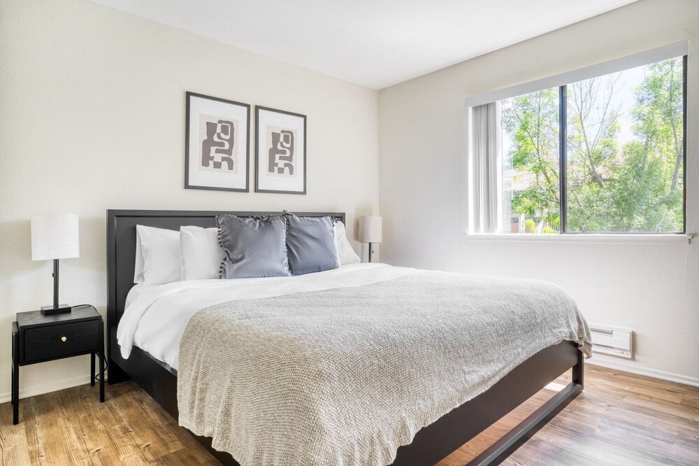 Photo of Bedroom in Shoreline West