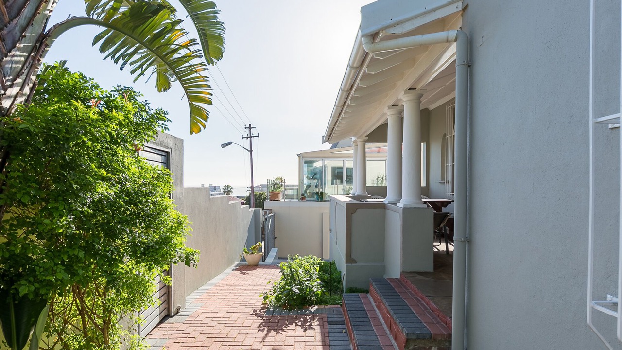Photo of Patio Balcony in Three Anchor Bay