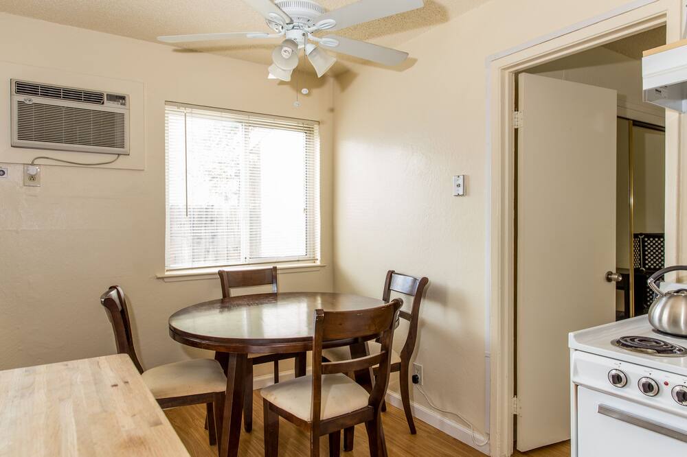Photo of Kitchen in North Oak Park