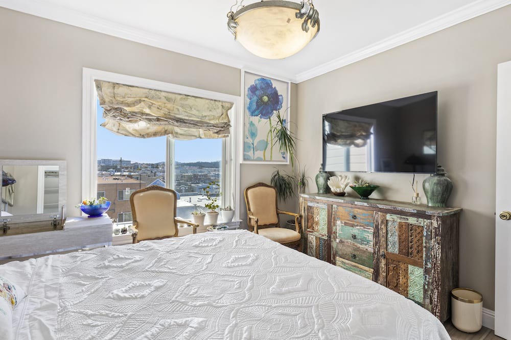 Photo of Bedroom in Outer Richmond