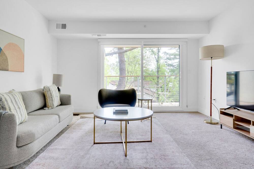 Photo of Livingroom in Sharon Heights