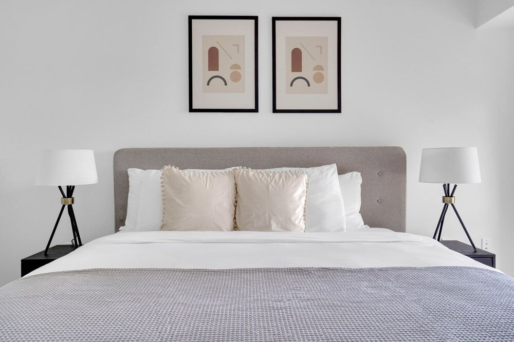 Photo of Bedroom in Sharon Heights